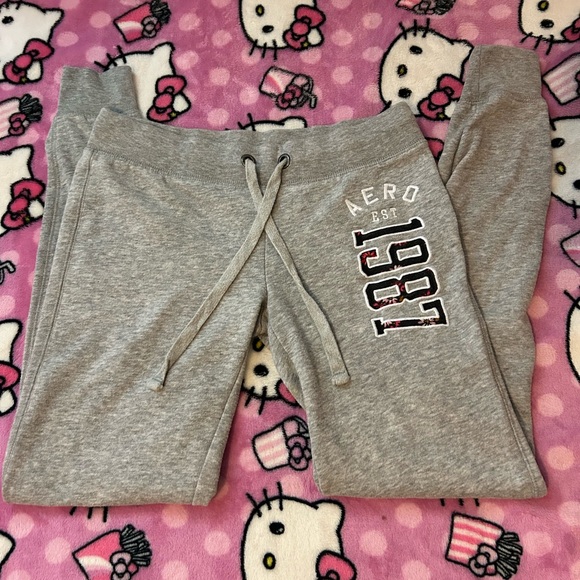 Aeropostale Gray Joggers with Logo - Picture 1 of 3